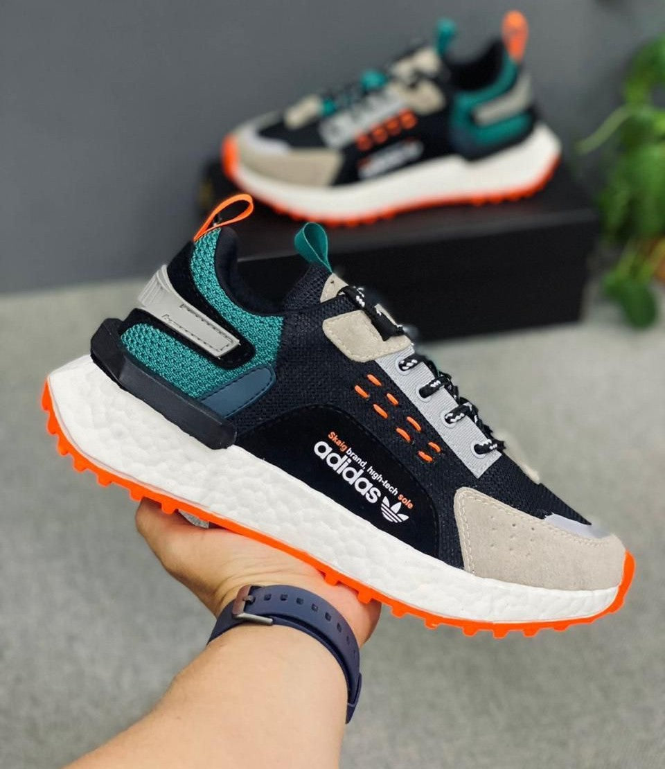 ADIDAS SIKAIGE