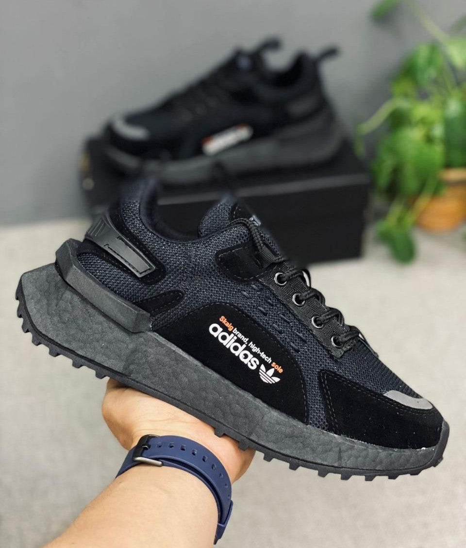 ADIDAS SIKAIGE